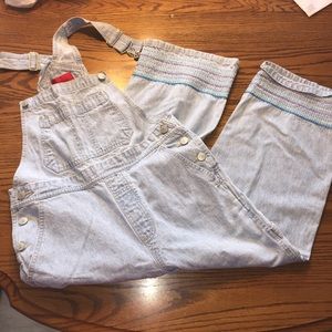 Vintage Gloria Vanderbilt Capris overalls.